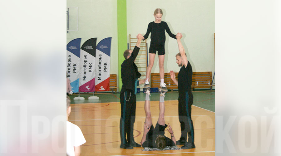 Дуэт акробатов из Екатеринбурга «Два брата акробата» Дуэт акробатов из Екатеринбурга «Два брата акробата»