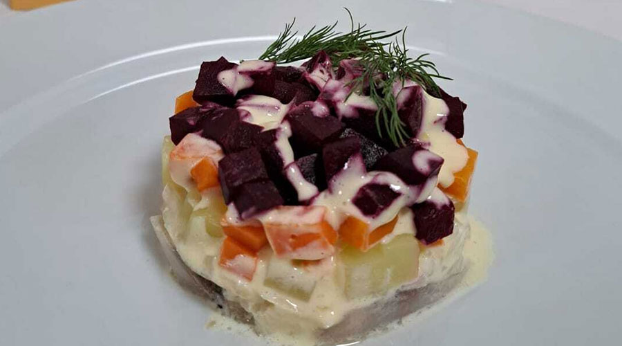 Воспитанники Полевского КЦСОН представили город на кулинарном фестивале «Рататуй» в Екатеринбурге Воспитанники Полевского КЦСОН представили город на кулинарном фестивале «Рататуй» в Екатеринбурге