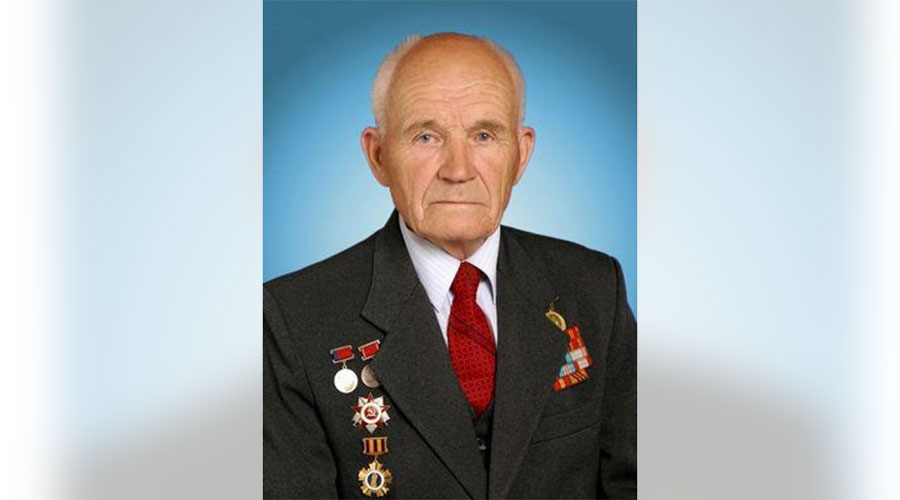 В школе № 16 Геннадий Иванович Чебыкин проработал более 30 лет и с декабря 2010 года школа носит его имя В школе № 16 Геннадий Иванович Чебыкин проработал более 30 лет и с декабря 2010 года школа носит его имя