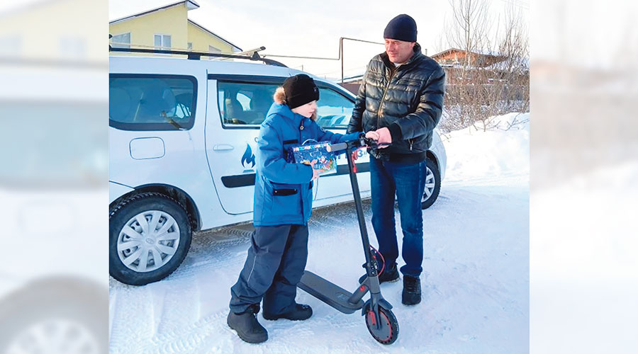 Заветную мечту юного полевчанина Александра – самокат, исполнил директор СК «Регион Газ» Дмитрий Малеев Заветную мечту юного полевчанина Александра – самокат, исполнил директор СК «Регион Газ» Дмитрий Малеев