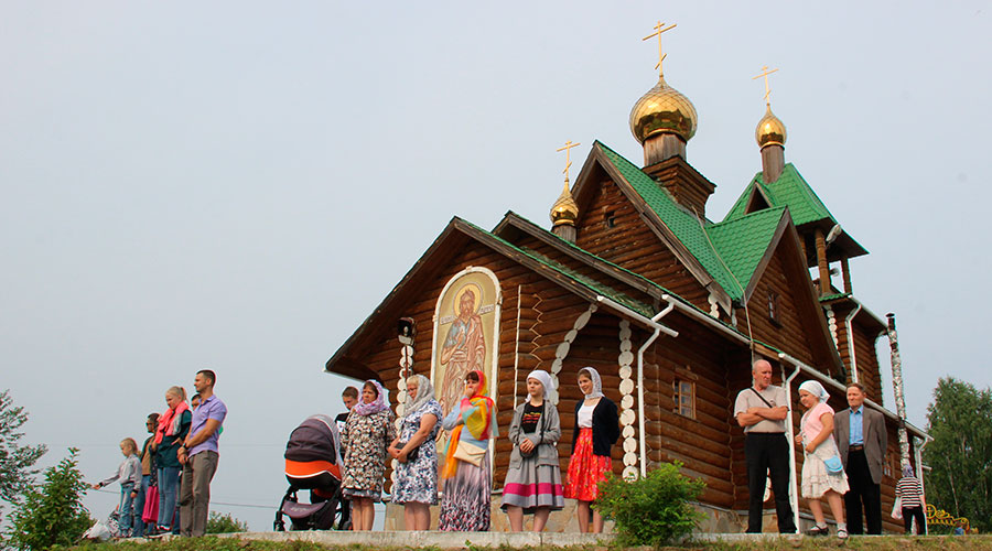 В день памяти святого князя Владимира таинство крещения в Чусовой в посёлке Станционный-Полевской приняли около 140 человек.