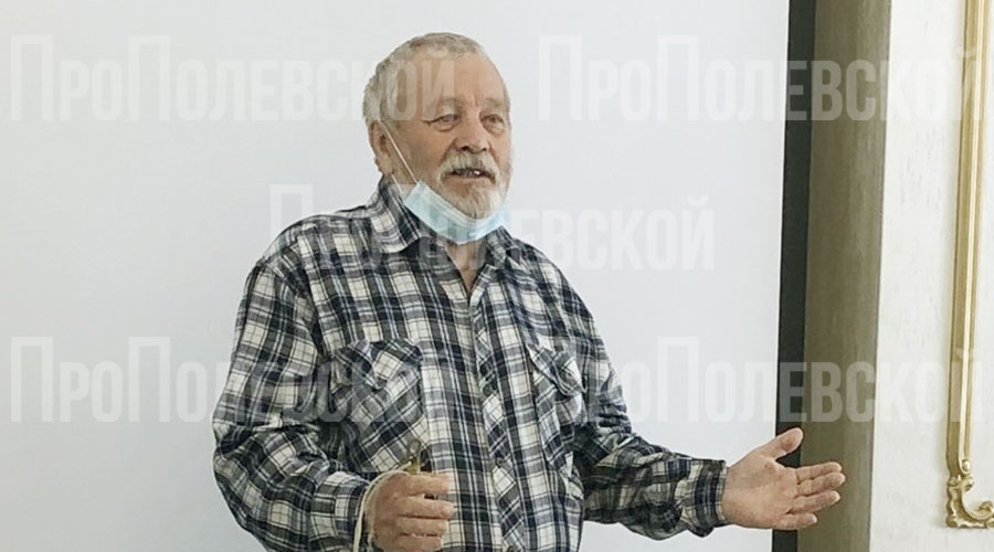 Владимир Суренков рассказал о своей книге «Полевские былицы», написанной шрифтом Брайля