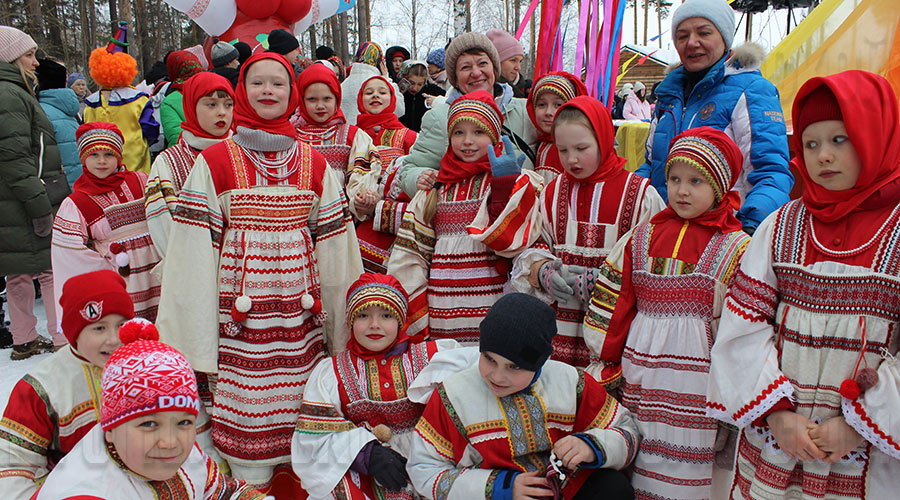 Коллектив «Перезвоны» в начале года объединял 100 человек