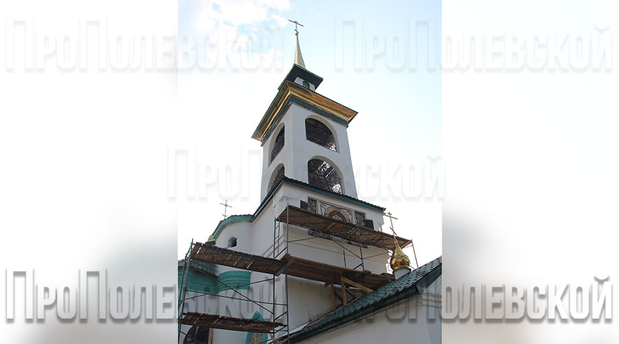 Идет ремонт колокольни Петро-Павловского храма
