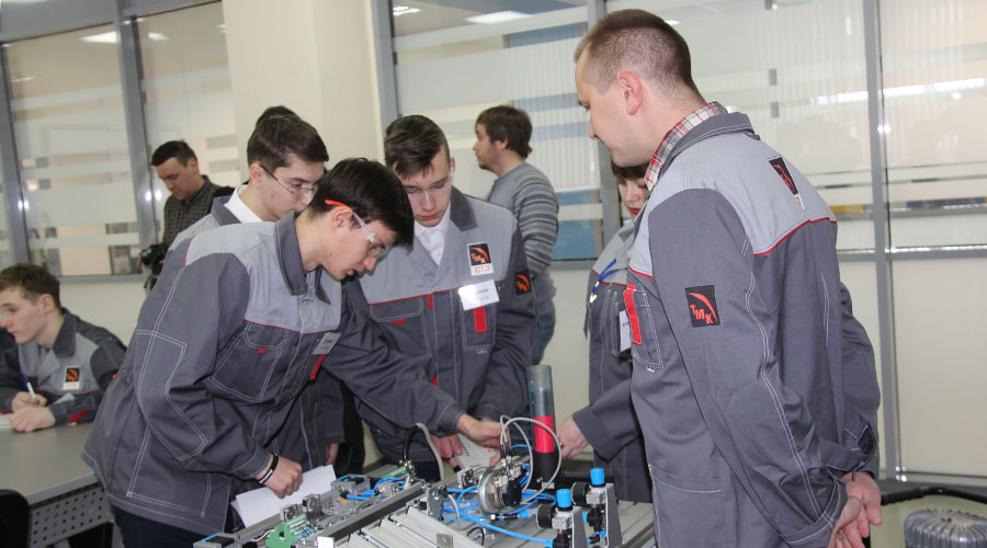 Гости предприятия также посетили Центр профессионального образования Северского трубного завода