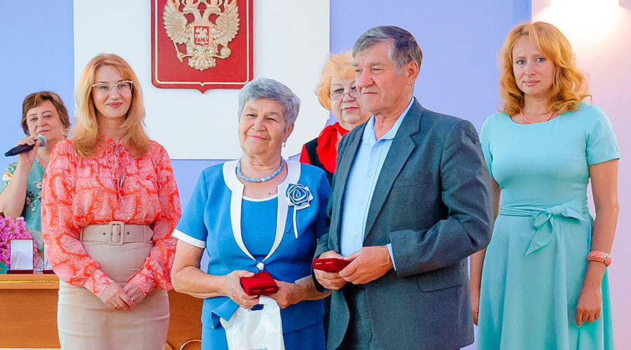 Супруги Любовь и Анатолий Бусыгины 50 лет назад познакомились в школьном коридоре Туринской школы