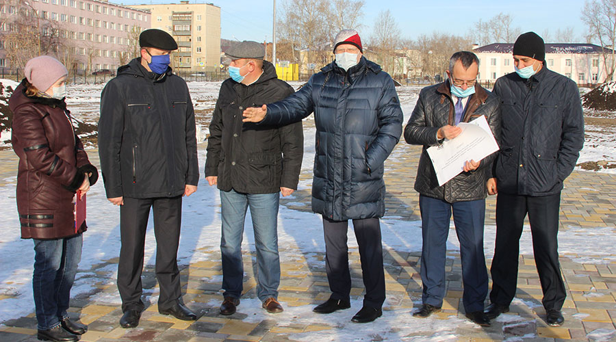 Представители администрации Полевского округа и подрядной организации подвели промежуточные итоги благоустройства