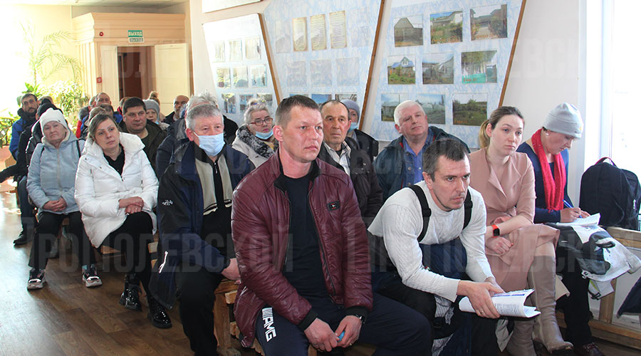  18 марта в селе Косой Брод был объявлен сельский сход, пришли около сотни жителей