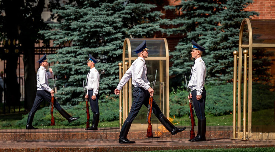 Полевчане братья Денисовы вернулись со службы в Президентском полку