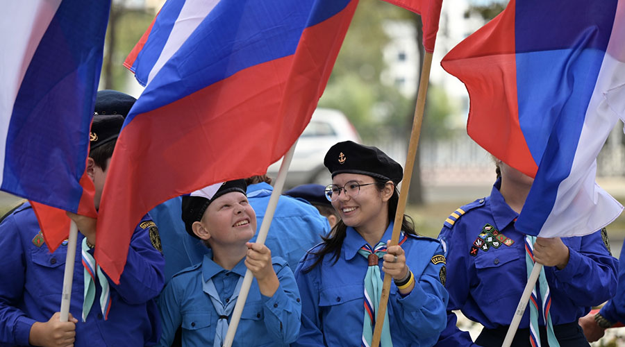 В Екатеринбурге прошла торжественная церемония в честь Дня флага Российской Федерации