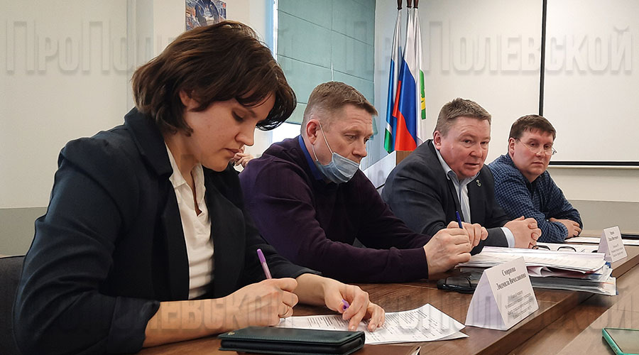 Специалисты, ответственные за содержание и развитие дорожной инфраструктуры Полевского городского округа, поделились с журналистами планам