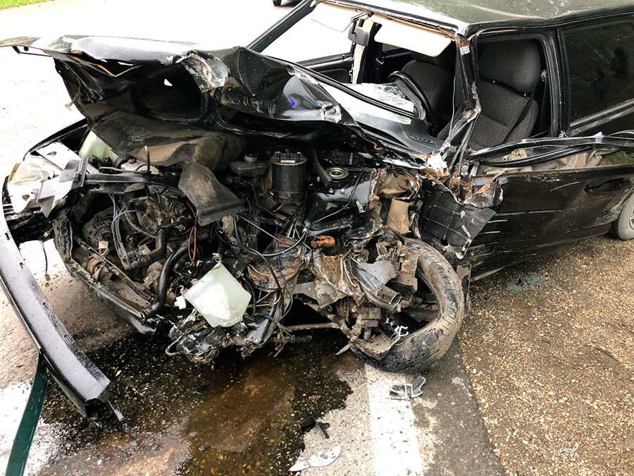 29 июля в 9.20 на улице Магистральной водитель автомобиля ВАЗ-21140, находясь в состоянии сильной усталости, начал засыпать, потерял контроль над управлением автомобиля.