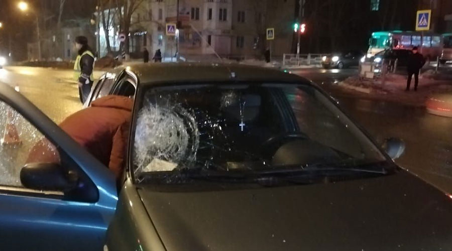 20 февраля 18.45 на перекрёстке улиц Ленина и Вершинина автомобиль, двигавшийся на зелёный сигнал светофора, сбил женщину 65 лет.
