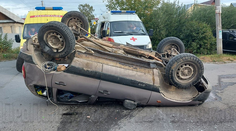 7 сентября на перекрёстке улиц Александра Матросова – Степана Разина столкнулись два автомобиля, «Лада-Приора» и «Шевроле-Нива»