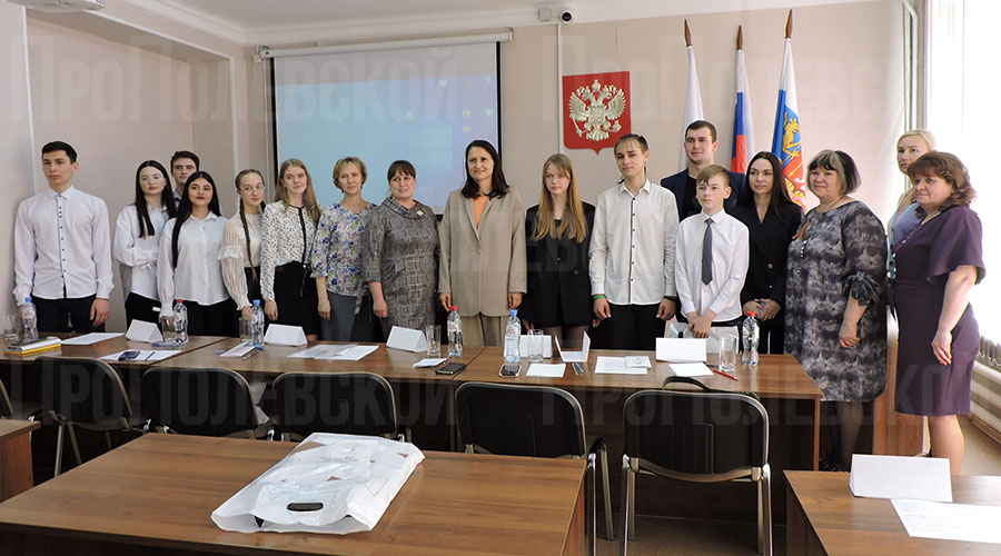 Полевские школьники представили проекты на конкурсе «Измени свой город к лучшему»