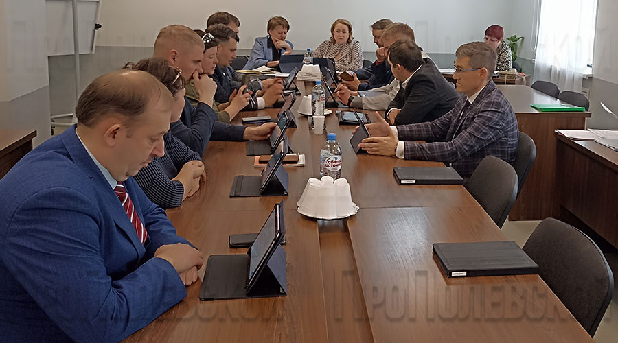 Депутаты Полевского округа обсудили варианты отдыха юных полевчан