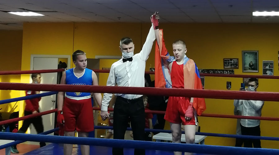 Полевские боксёры успешно выступили на третьем этапе турнира по боксу «Удар по вирусу» в Екатеринбурге