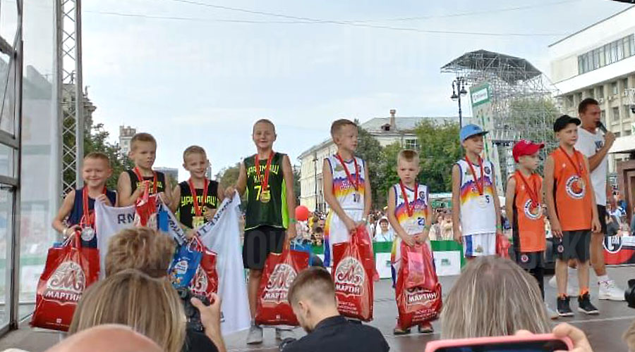 Полевская команда «ПолеБаскет» сразился в финале турнира «Оранжевый мяч» с «Уралмашем»