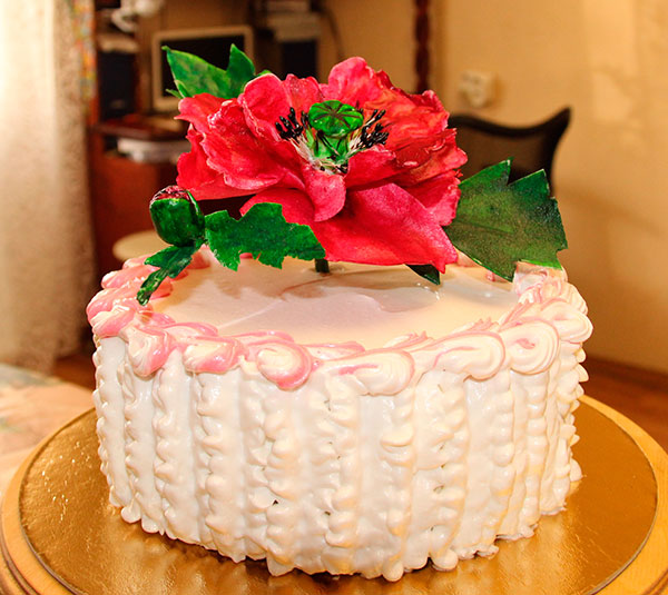 О новшествах и модных тенденциях в декоре тортов и пирожных и о национальной кухне «Диалогу» рассказала полевчанка Роза Афтахова.